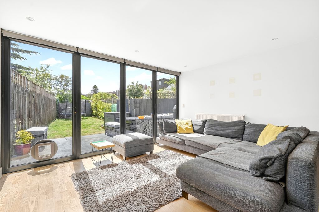 Property photo 2 of 30 Photo 25