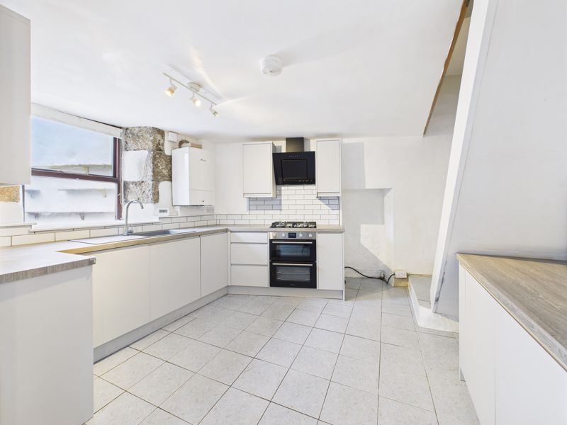 Property photo 2 of 8 Kitchen