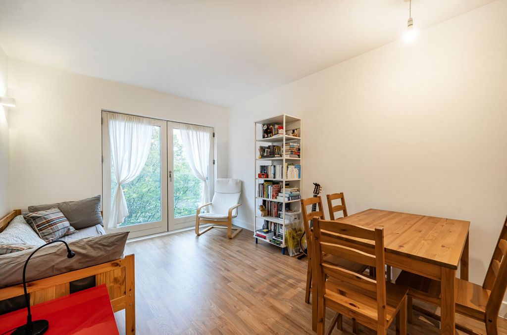 Property photo 3 of 27
