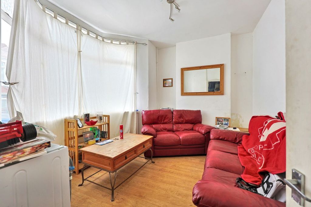 Property photo 3 of 9