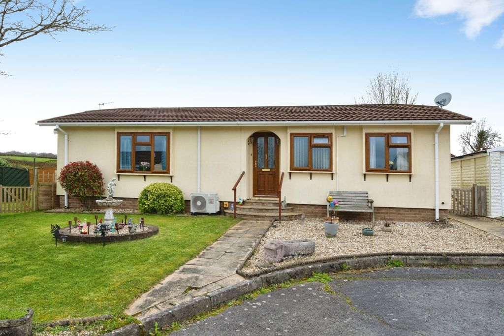 Property photo 1 of 20