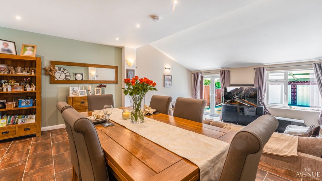 Property photo 2 of 32 4137103