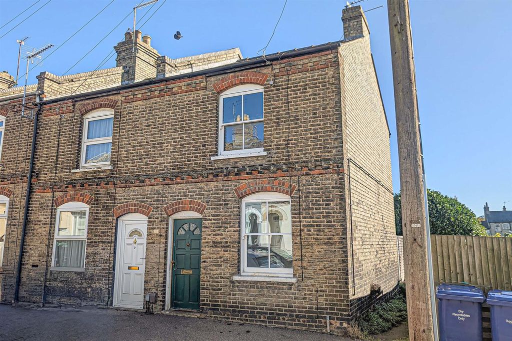 Property photo 1 of 9 Front.Jpg