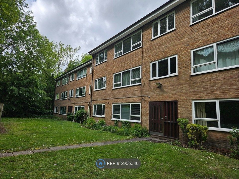 Property photo 1 of 20 Communal Gardens