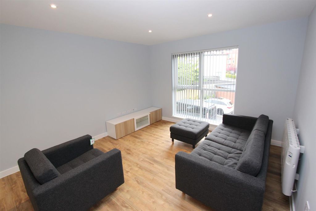 Property photo 3 of 9