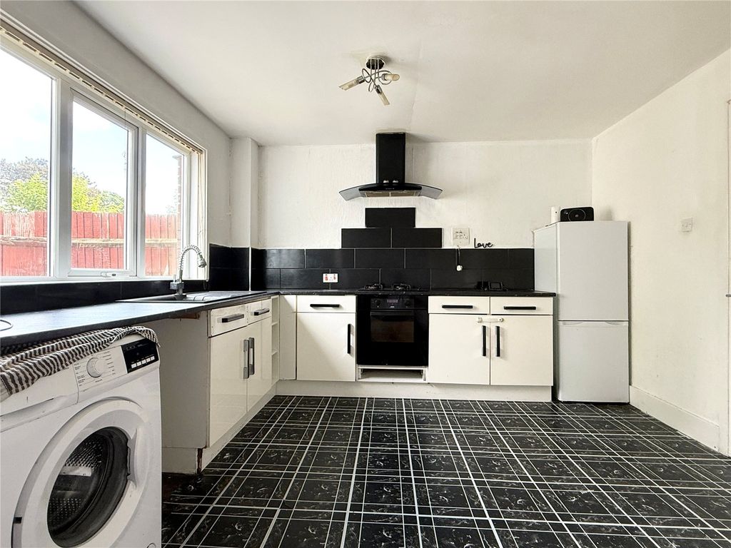 Property photo 2 of 10 Picture No. 08