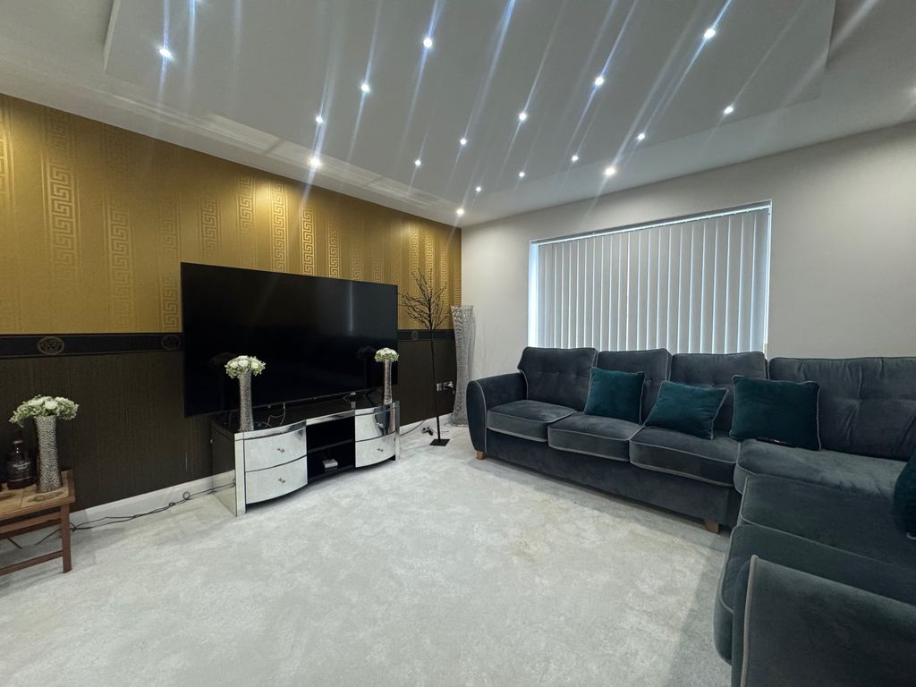 Property photo 2 of 20 Image