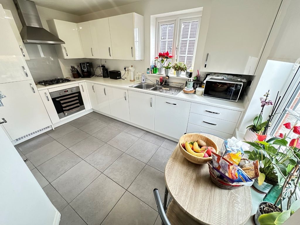 Property photo 2 of 10 2891172