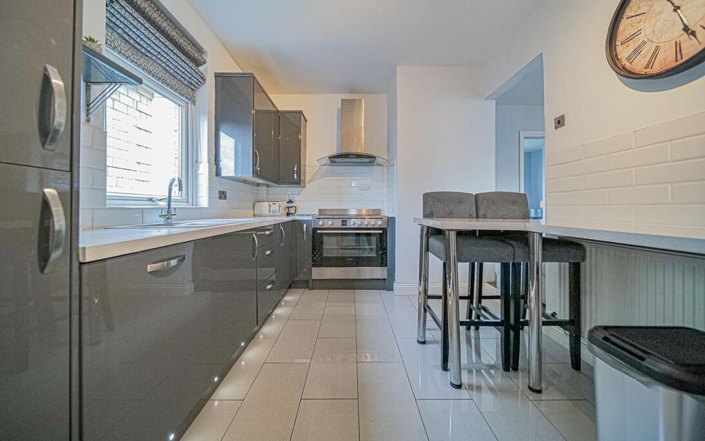 Property photo 3 of 16 P1065245.Jpg