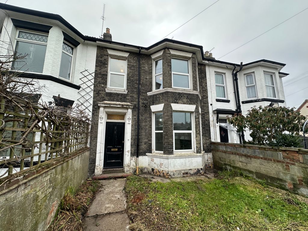 Property photo 1 of 11 Front