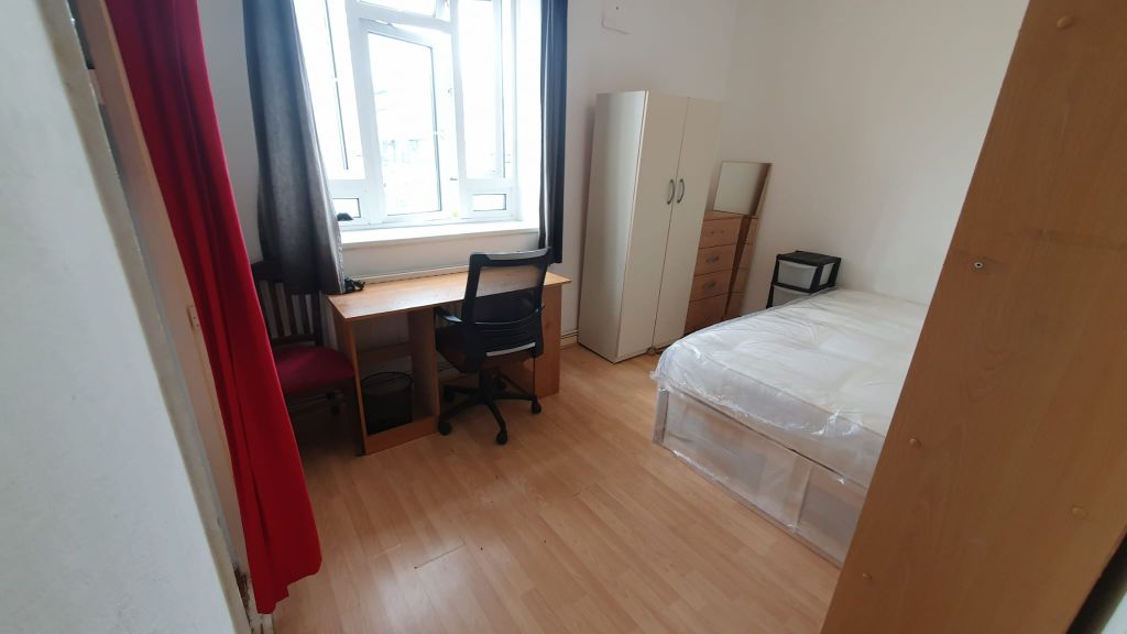 Property photo 1 of 4