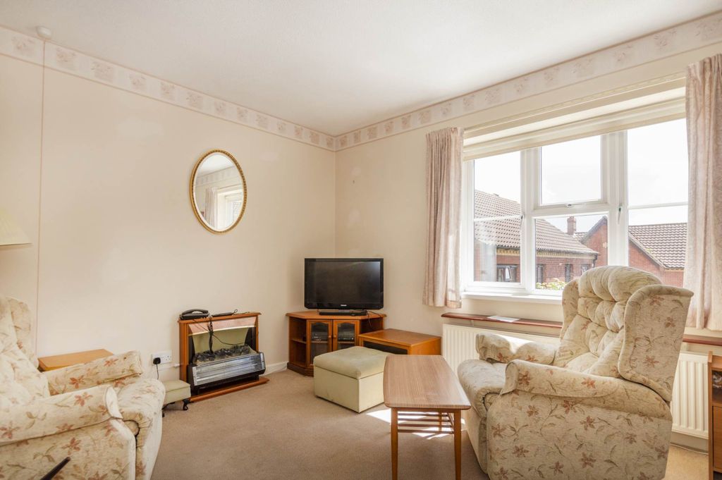 Property photo 3 of 11