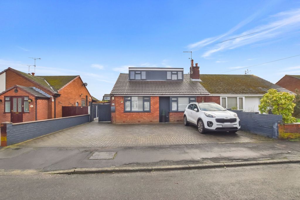 Property photo 1 of 27