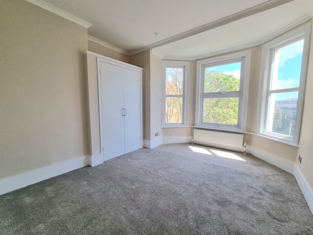 Property photo 1 of 9 Bedroom