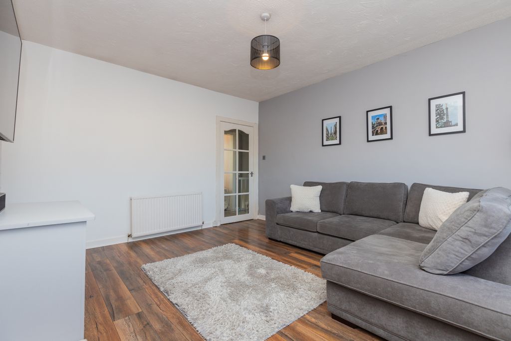 Property photo 3 of 14 41 Green Road Paisley L -18