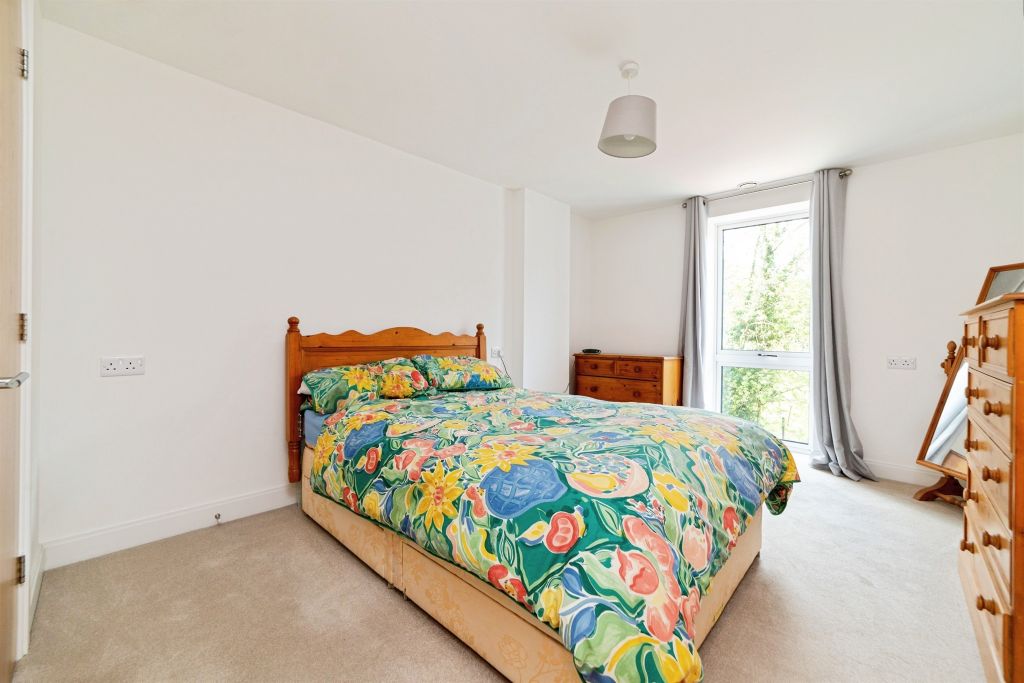 Additional image 8 of 2 bed flat for salePegs Lane, Hertford SG13
