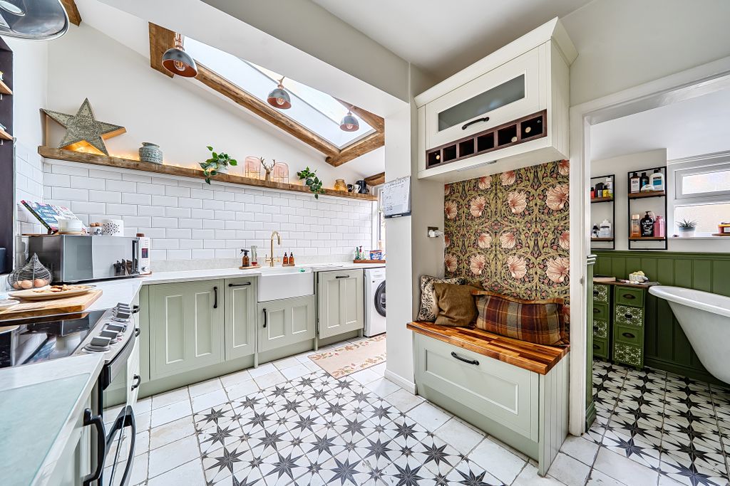 Property photo 2 of 22 141781717699886c9E9F30