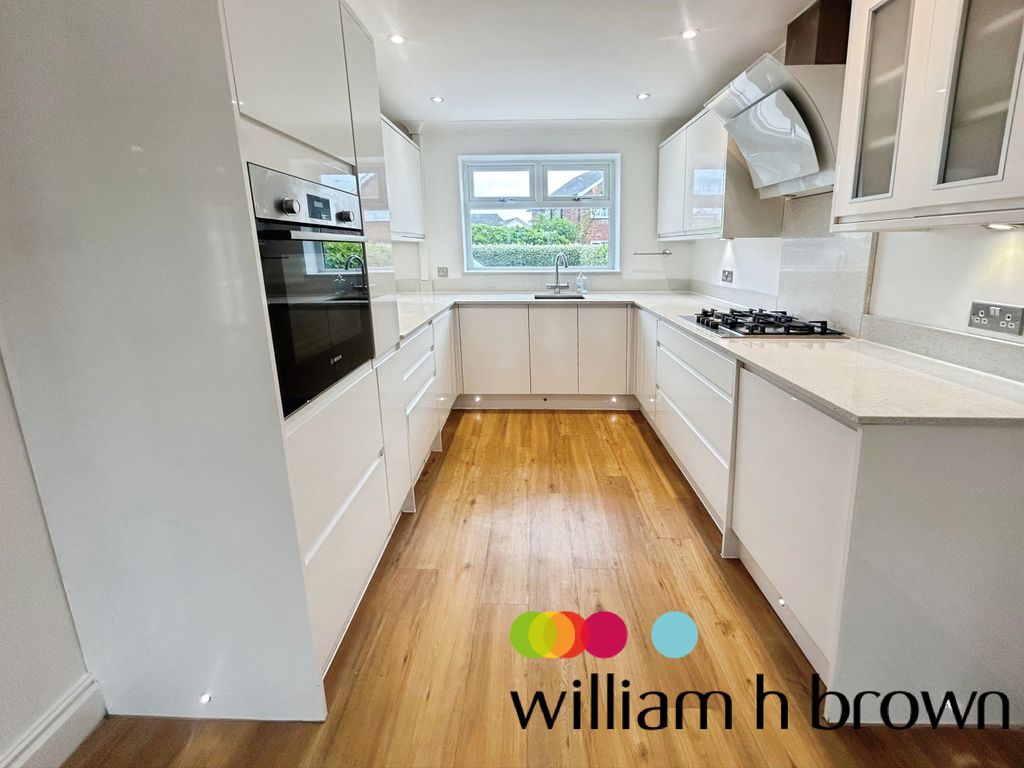 Property photo 2 of 12 Kitchen