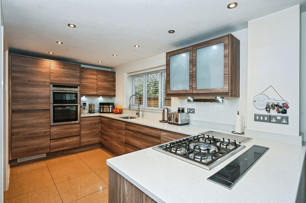 Property photo 2 of 17 Pbox-Img.Jpg