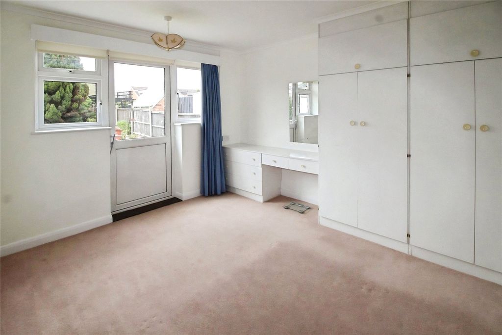 Property photo 3 of 7 Bedroom 1