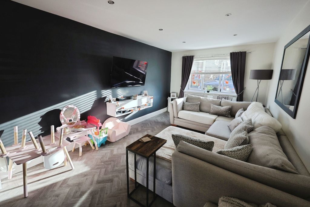 Property photo 2 of 13 Pbox-Img.Jpg