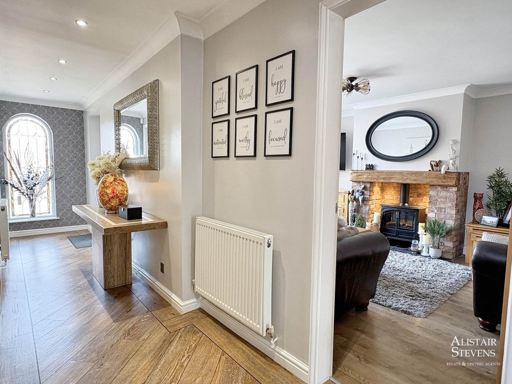 Property photo 2 of 35