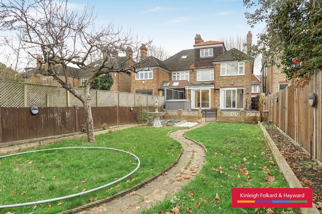 Property photo 3 of 25 Picture No. 11