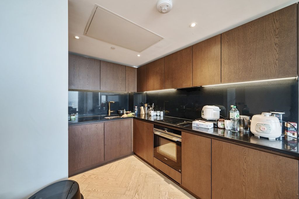 Property photo 3 of 18 1294352-18-682739...
