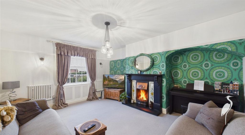 Property photo 2 of 25