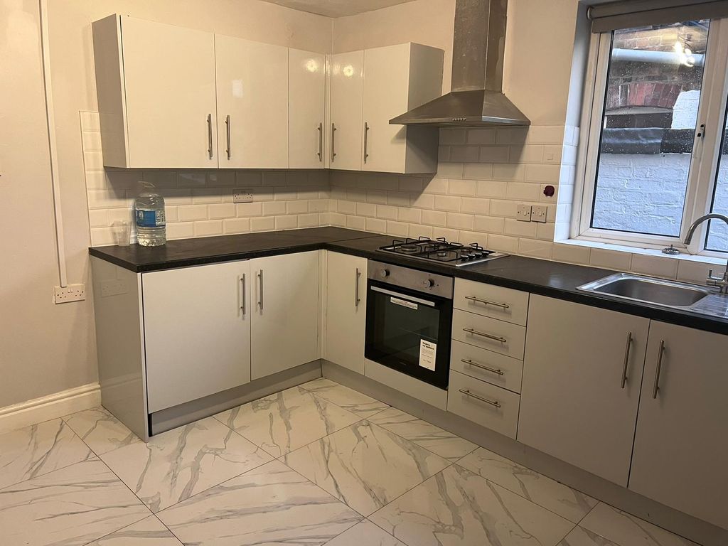 Property photo 1 of 15 Kitchen