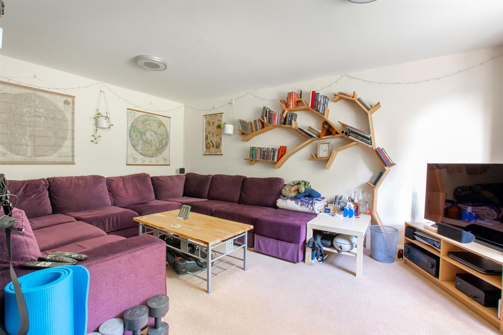 Property photo 3 of 19