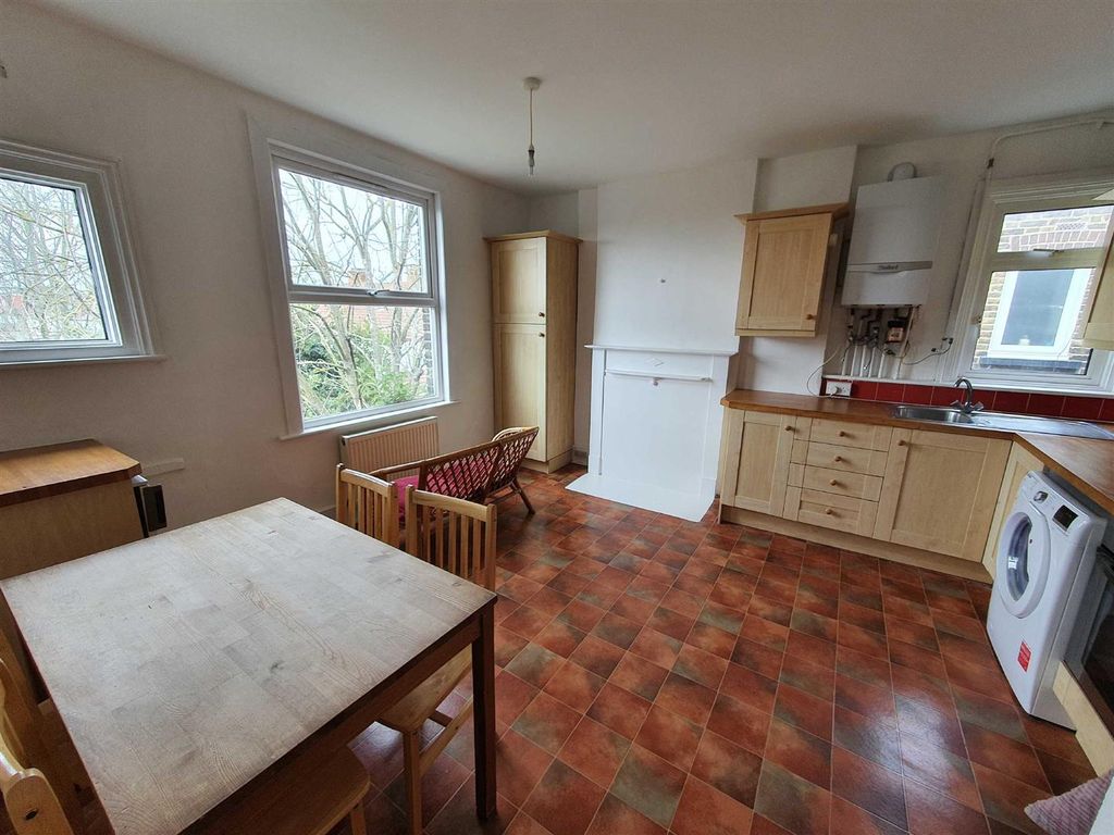 Property photo 2 of 6