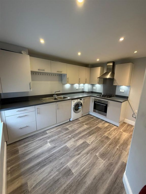 Property photo 2 of 14 34 Shuttle 13.Jpeg