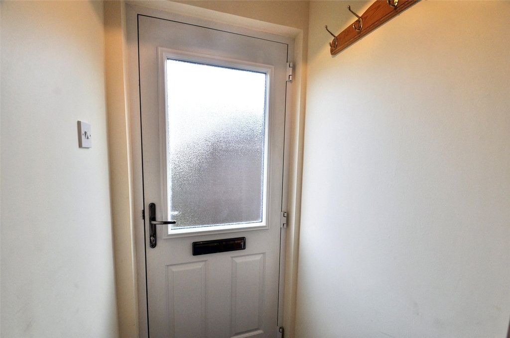 Property photo 2 of 20 Entrance Vestibule