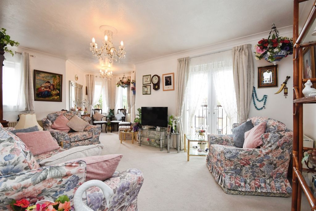 Property photo 2 of 16