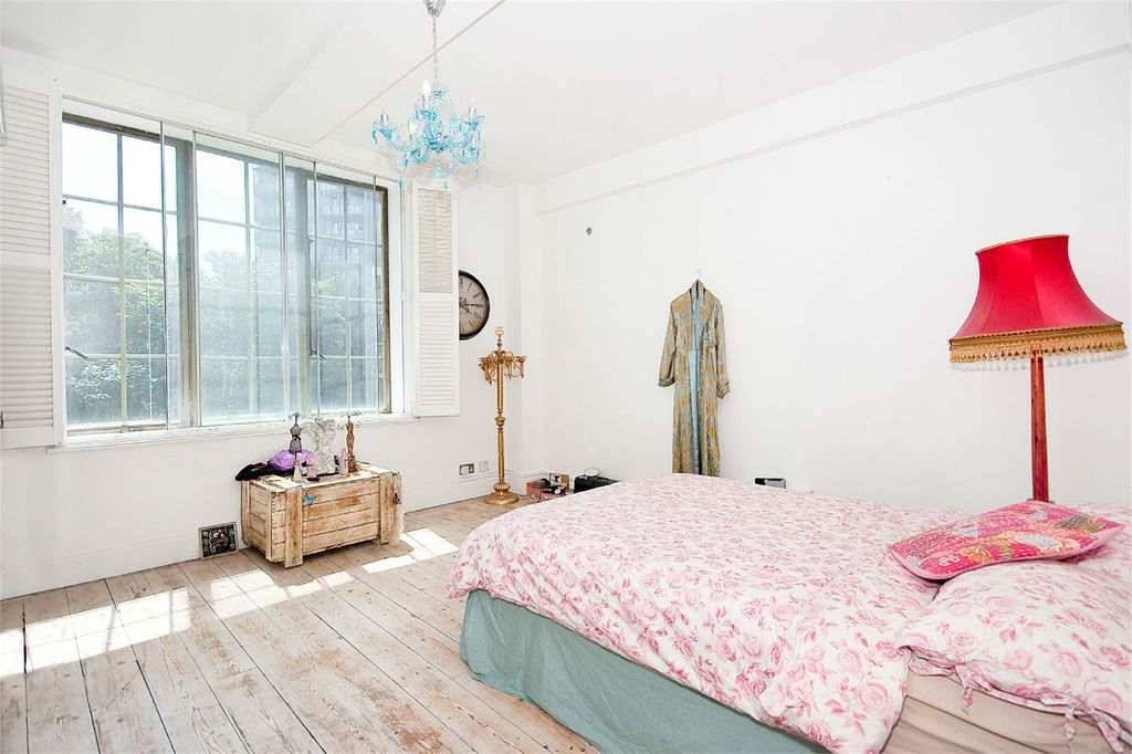 Property photo 3 of 12 Picture 3