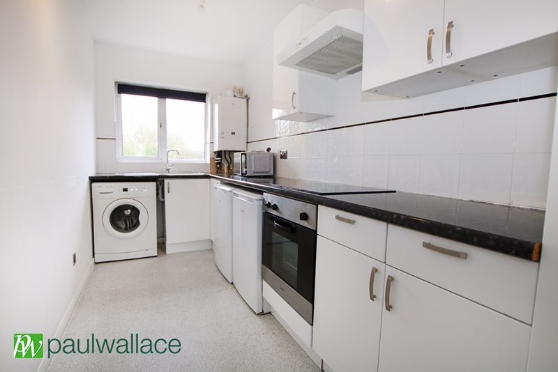 Property photo 3 of 6 Kitchen