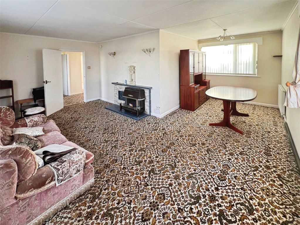 Property photo 2 of 17 Picture No. 08