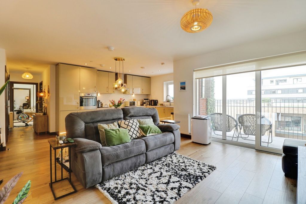 Property photo 3 of 25