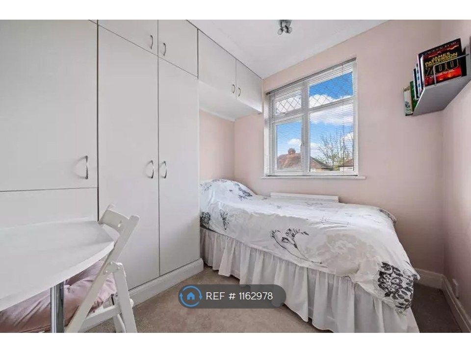 Property photo 2 of 11 Single Room