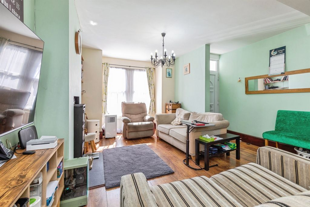 Property photo 1 of 12