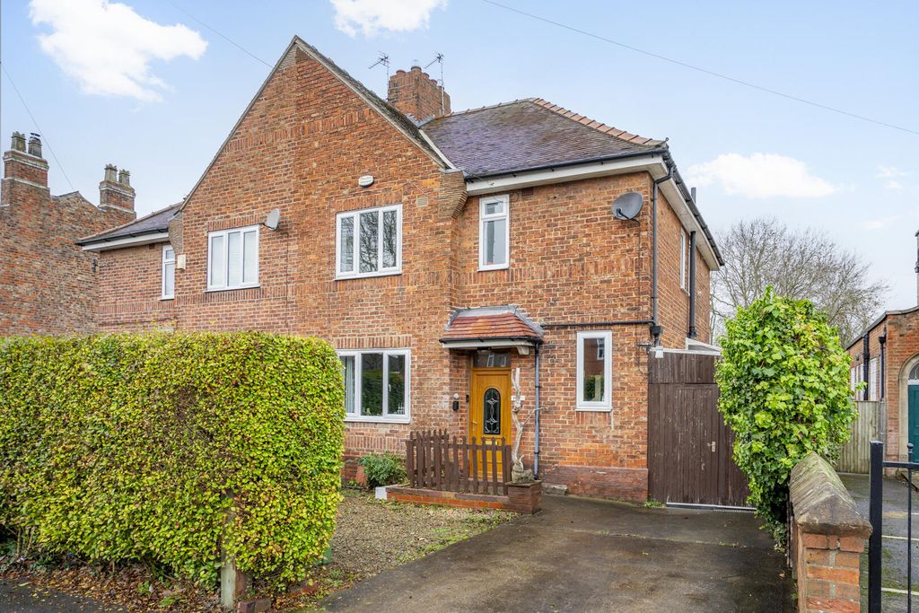 Property photo 1 of 19 Front (Exterior)