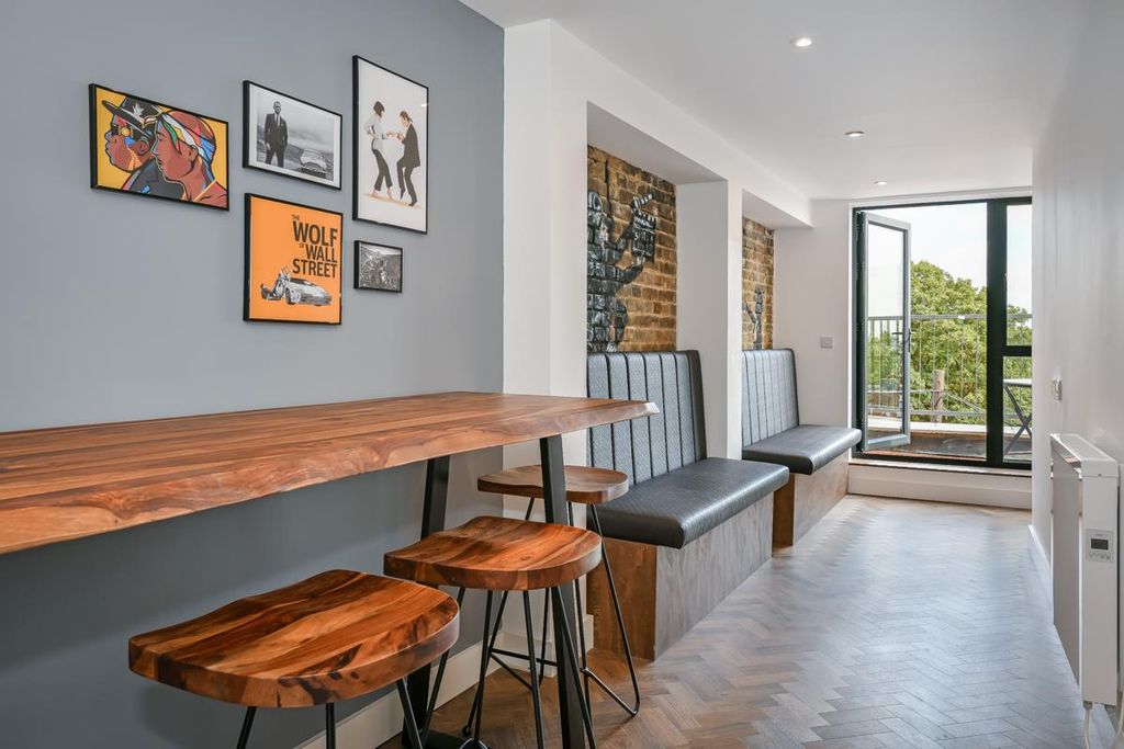 Property photo 1 of 26