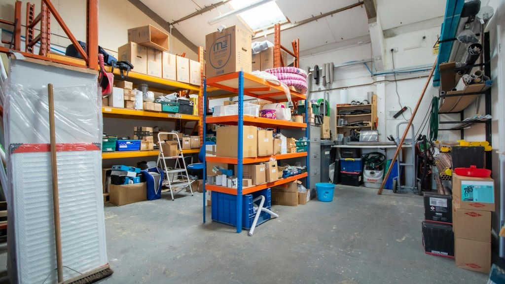 Property photo 2 of 4 Alderton-4-Workshop-To-Let-Internal-2-2000x1125.Jpg