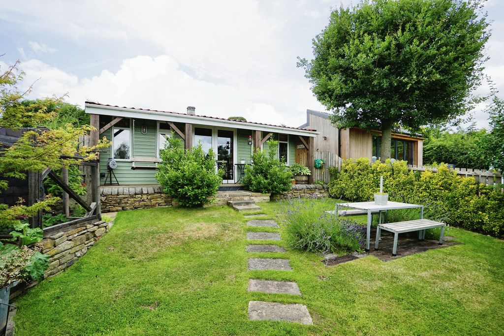 Property photo 2 of 25 Summer House/Cabin