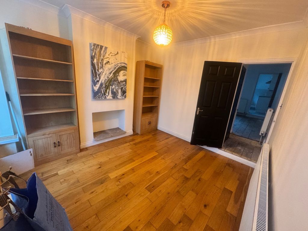 Property photo 3 of 13 Image