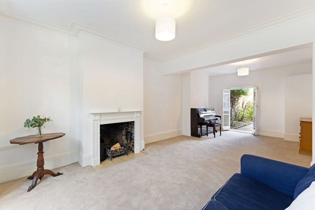 Property photo 2 of 21 63 Lower Richmond Road, Mortlake, Sw14 7Hh
