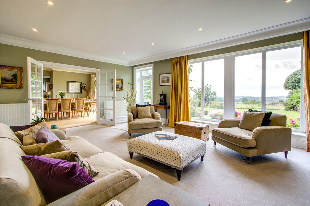 Property photo 3 of 36 Sitting Room