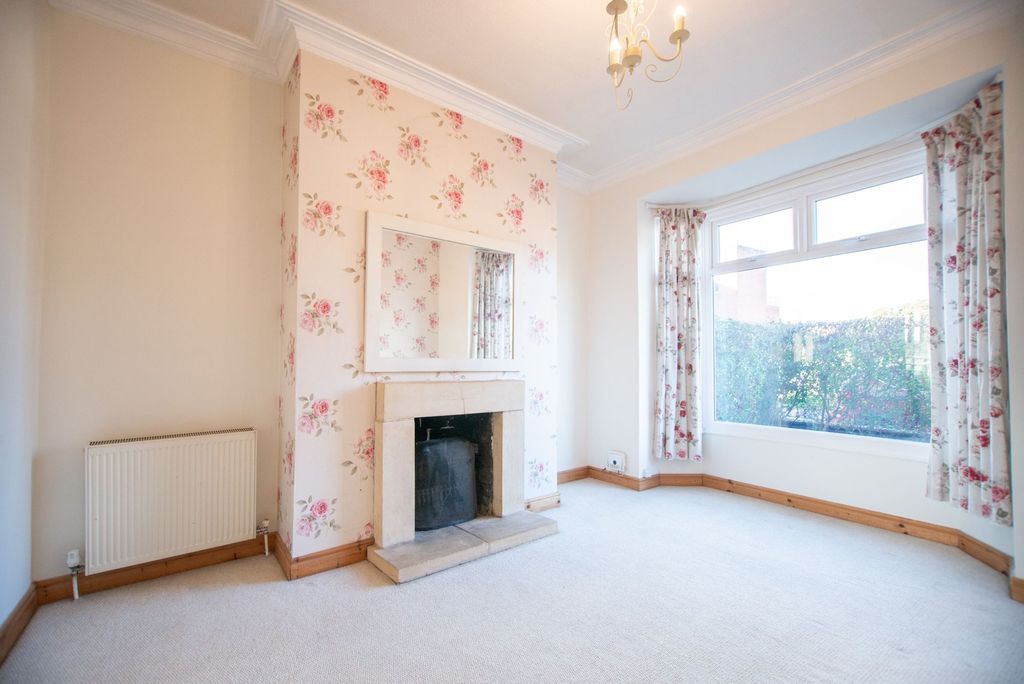 Property photo 2 of 18 Living Room