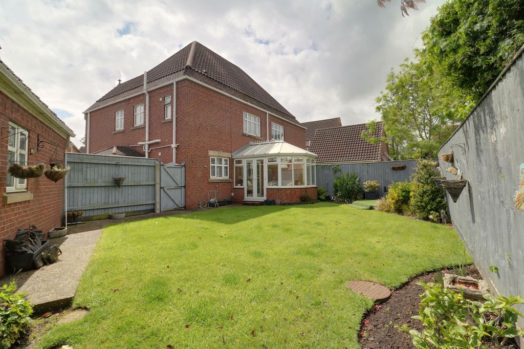 Property photo 2 of 19